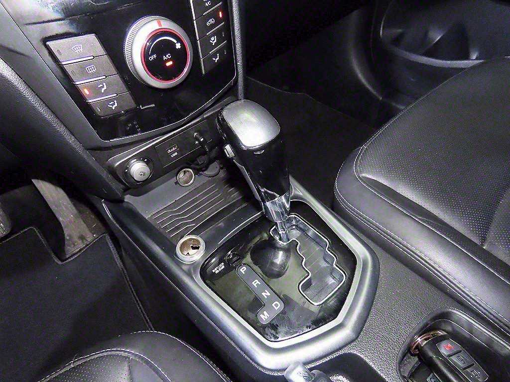 Ssangyong Tivoli - Vista 12