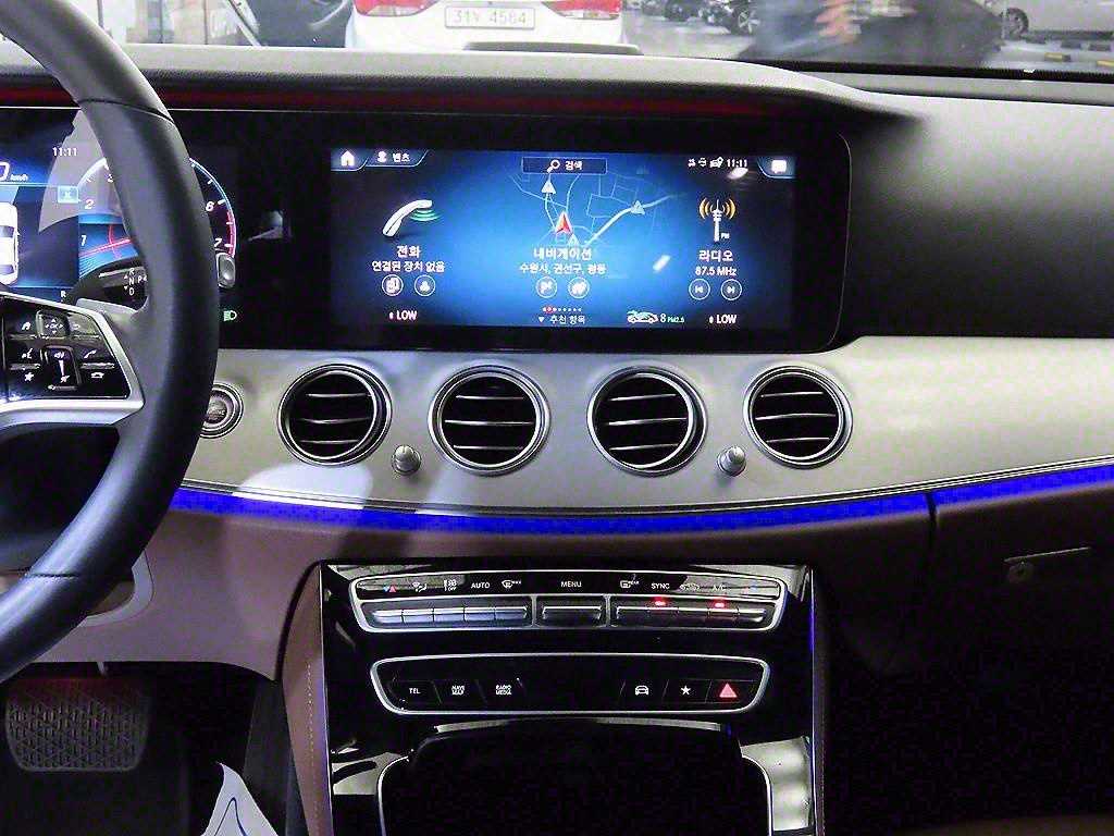 Mercedes Benz E class - Vista 11