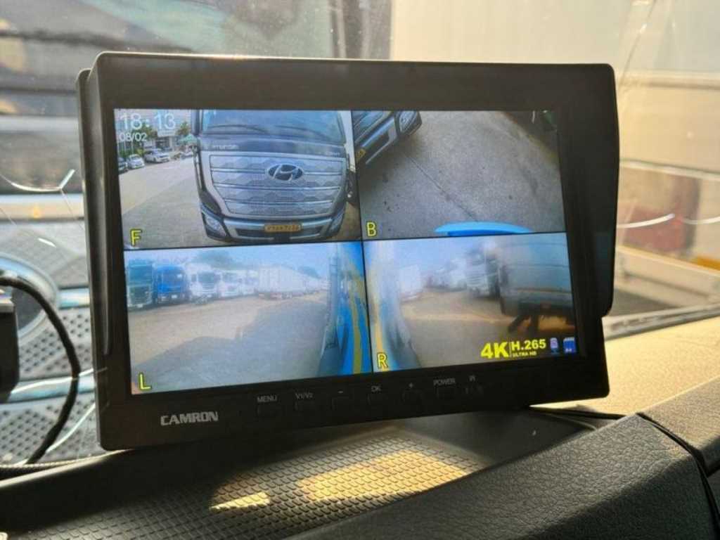 medium and large cargo truck - Vista 7