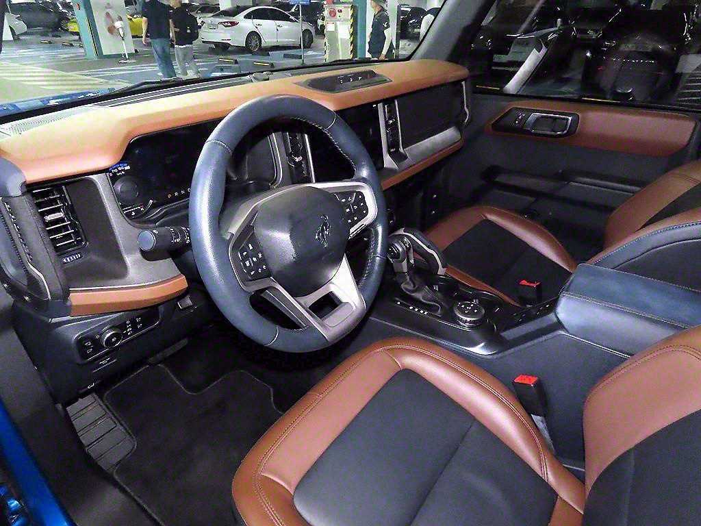 Ford Bronco - Vista 10