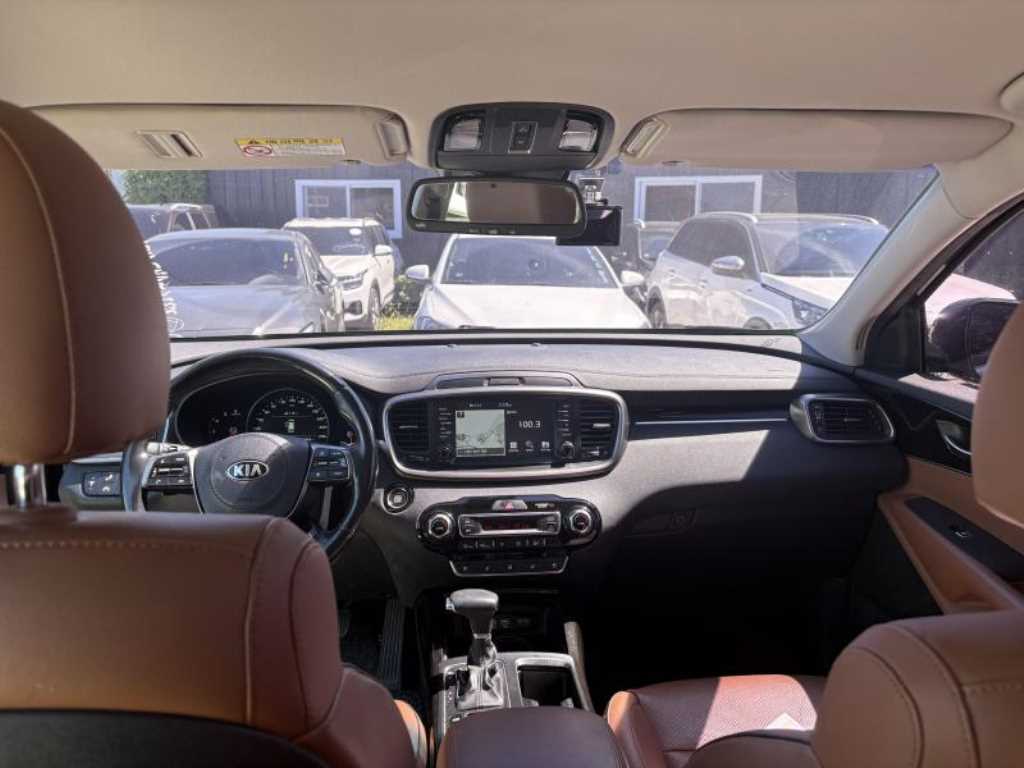KIA Sorento - Vista 8