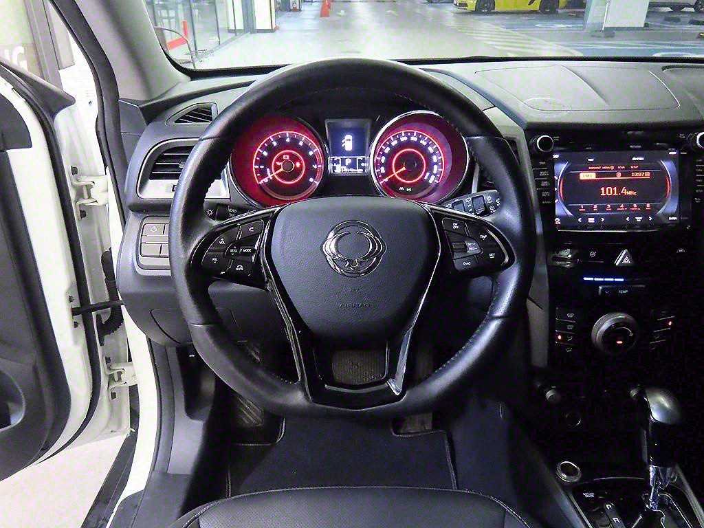 Ssangyong Tivoli - Vista 8