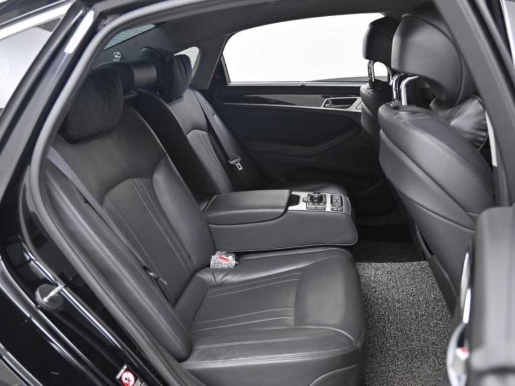 Genesis G80 - Vista 12