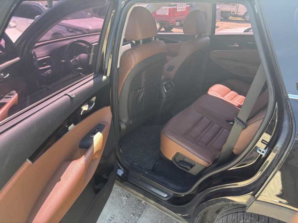 KIA Sorento 2018 Negro - Importación desde Corea - HF Imports Iquique - Foto 17