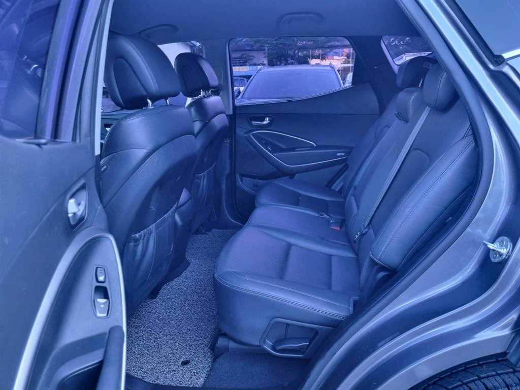 HYUNDAI Santa Fe - Vista 10