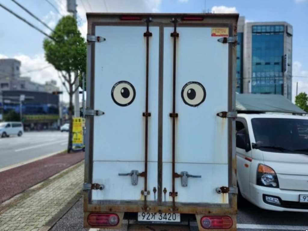 Small Truck Cargo (small) - Vista 4