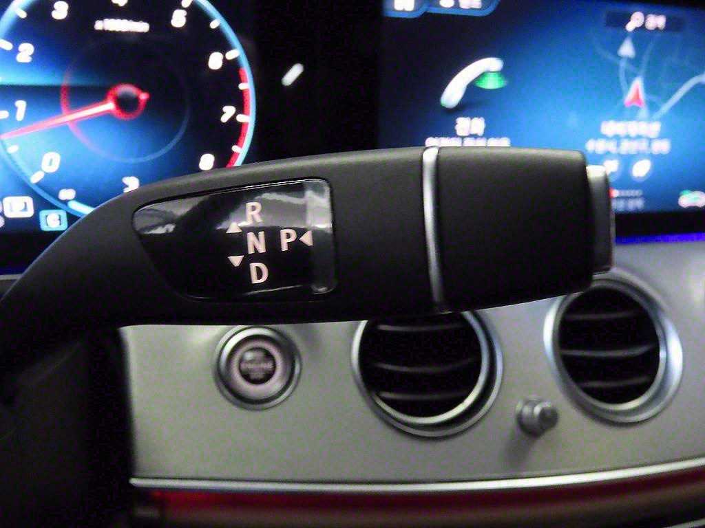 Mercedes Benz E class - Vista 12