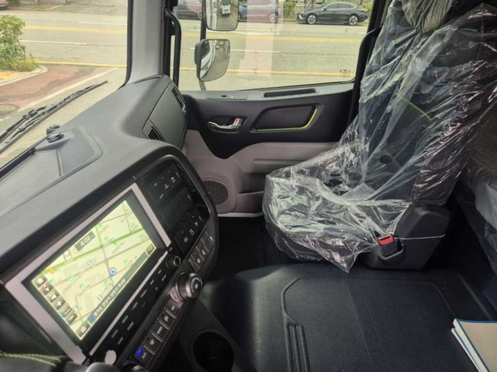 medium and large cargo dump - Vista 8