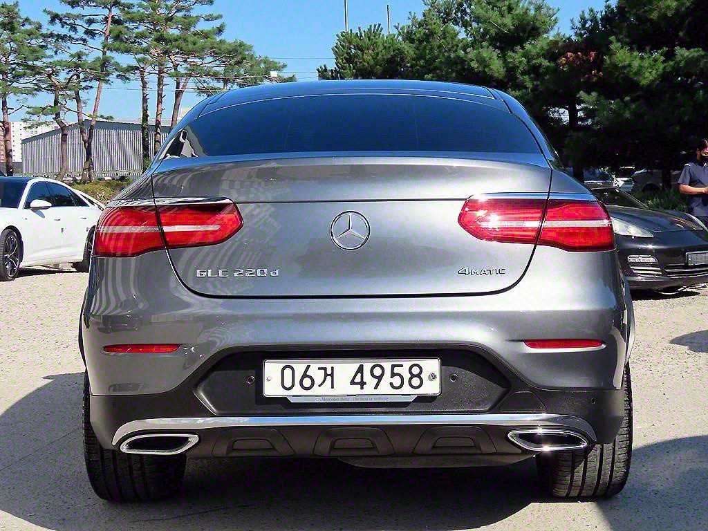 Mercedes Benz GLC Class - Vista 4