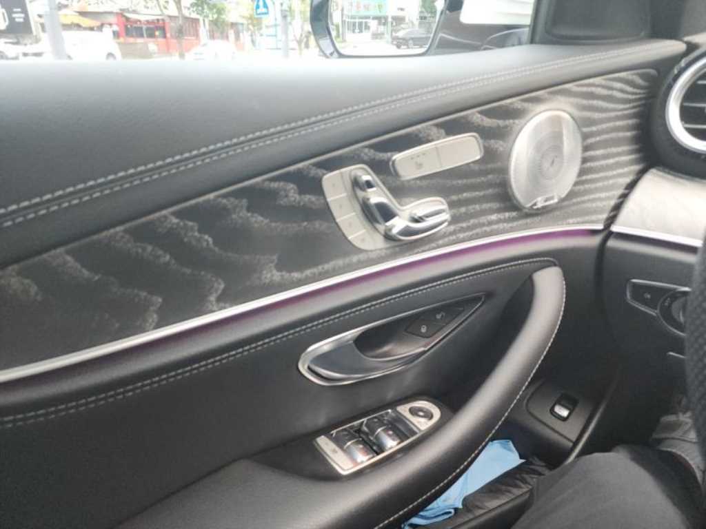 Mercedes Benz E class - Vista 9