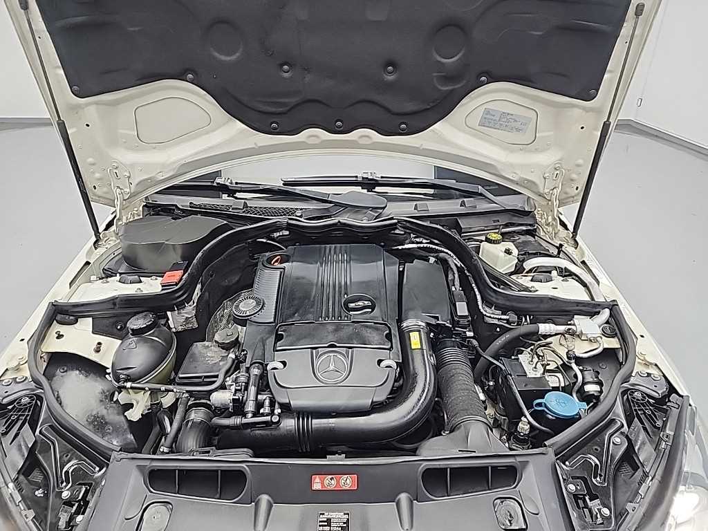 Mercedes Benz C Class - Vista 5