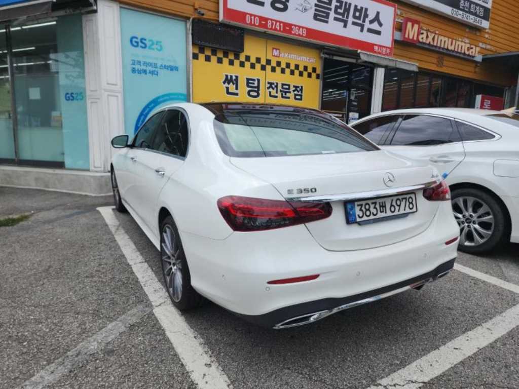 Mercedes Benz E class - Vista 4