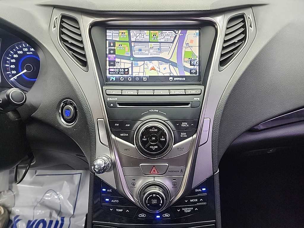 HYUNDAI Grandeur - Vista 10