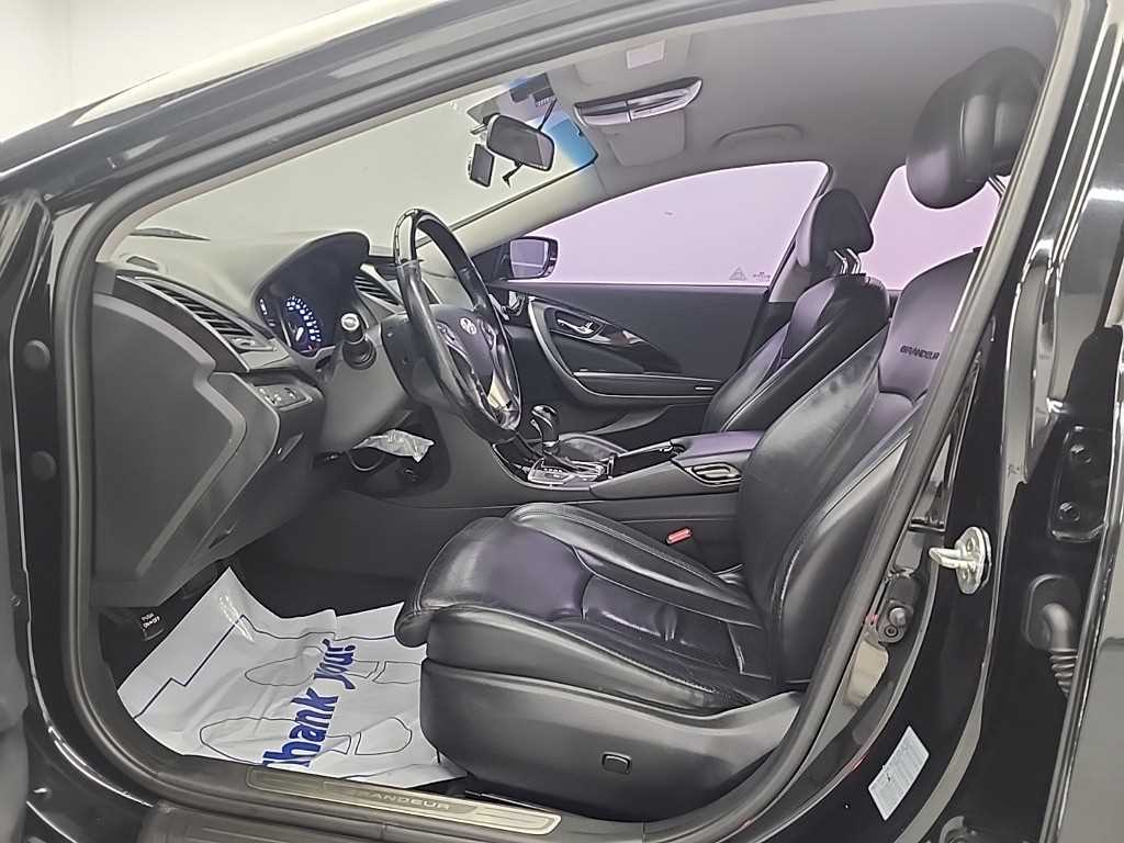 HYUNDAI Grandeur - Vista 11