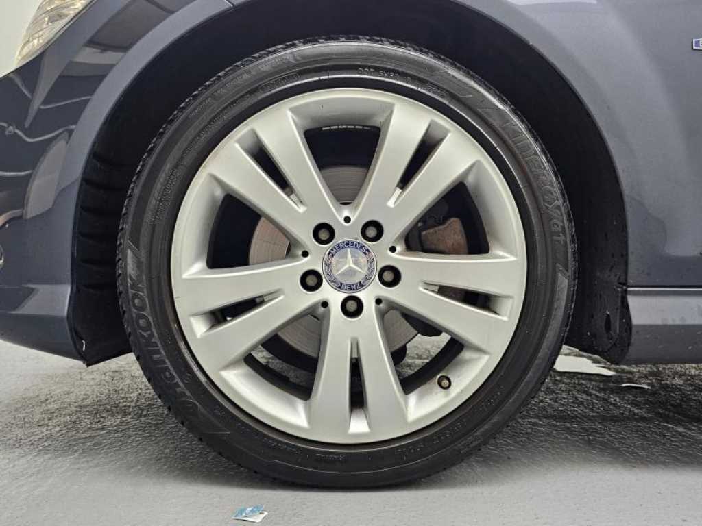 Mercedes Benz C Class - Vista 5