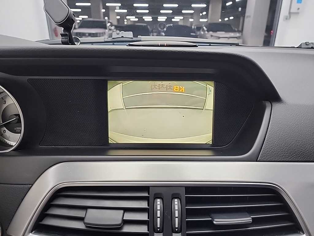 Mercedes Benz C Class 2012 Blanco - Importación desde Corea - HF Imports Iquique - Foto 16