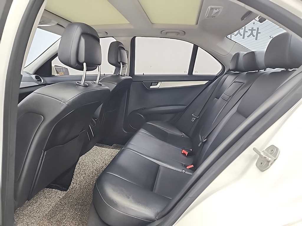 Mercedes Benz C Class - Vista 12