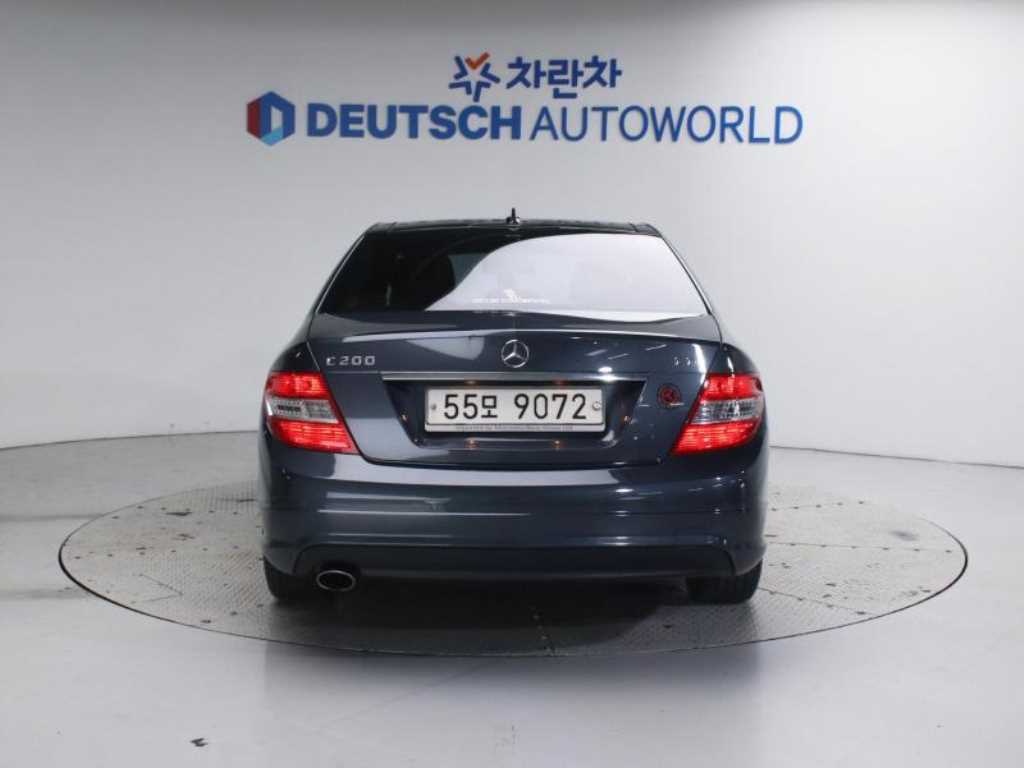 Mercedes Benz C Class - Vista 4