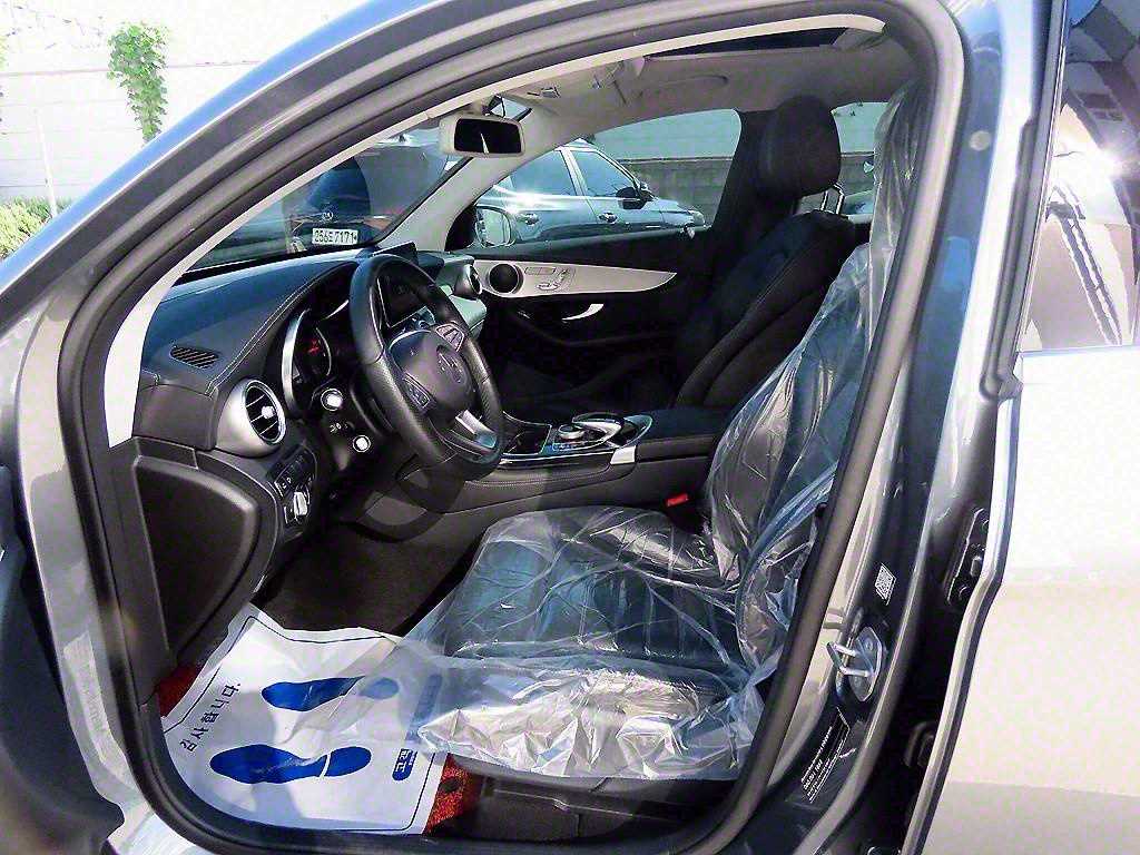 Mercedes Benz GLC Class - Vista 5