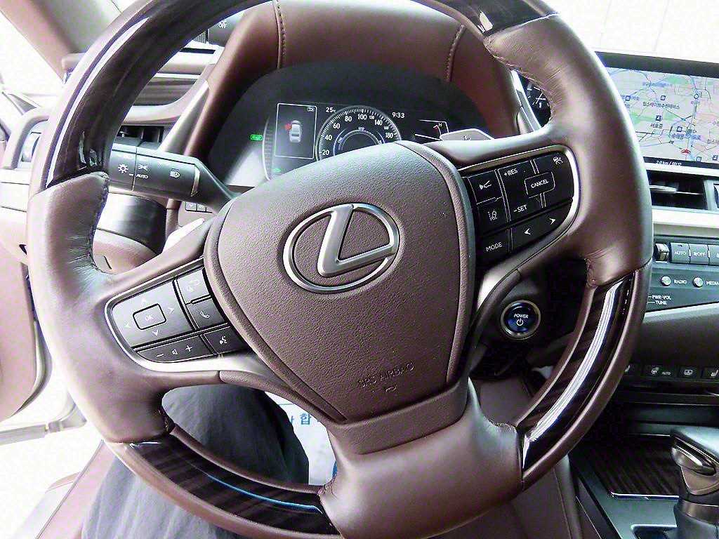 Lexus ES - Vista 8