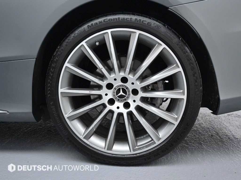 Mercedes Benz C Class - Vista 5