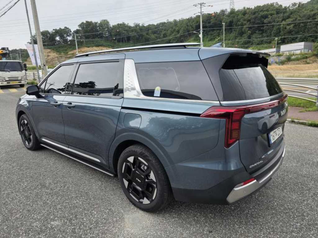 KIA Carnival - Vista 5