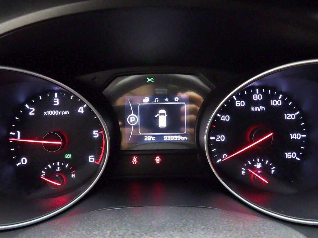 KIA Carnival - Vista 10