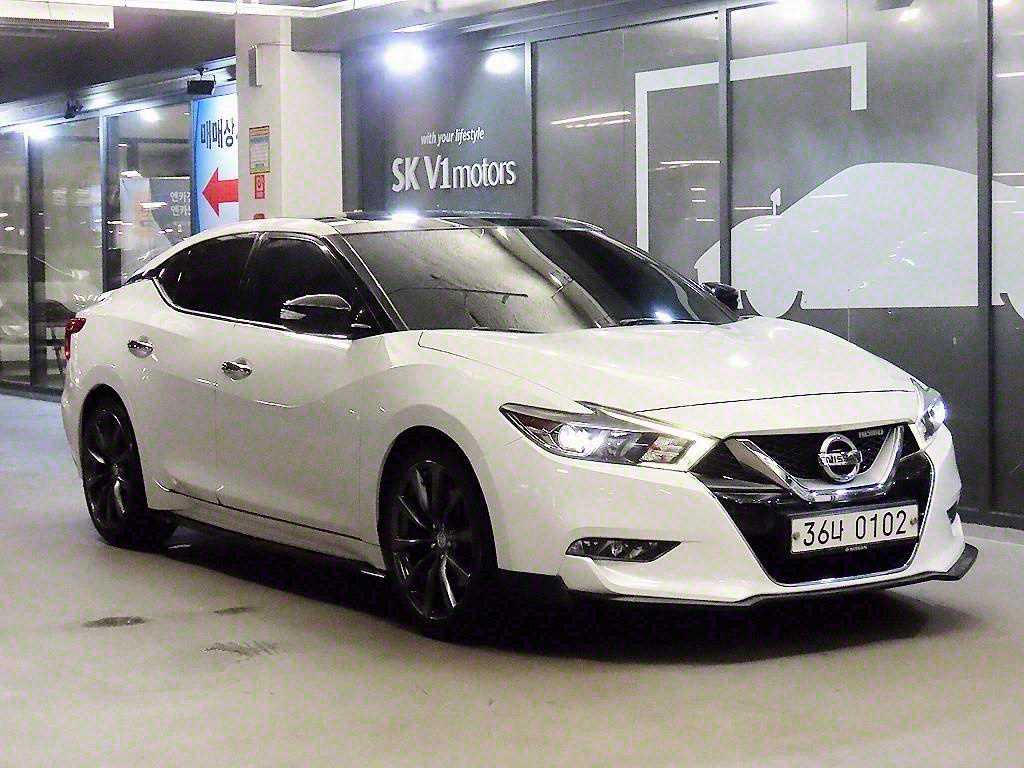 Nissan Maxima