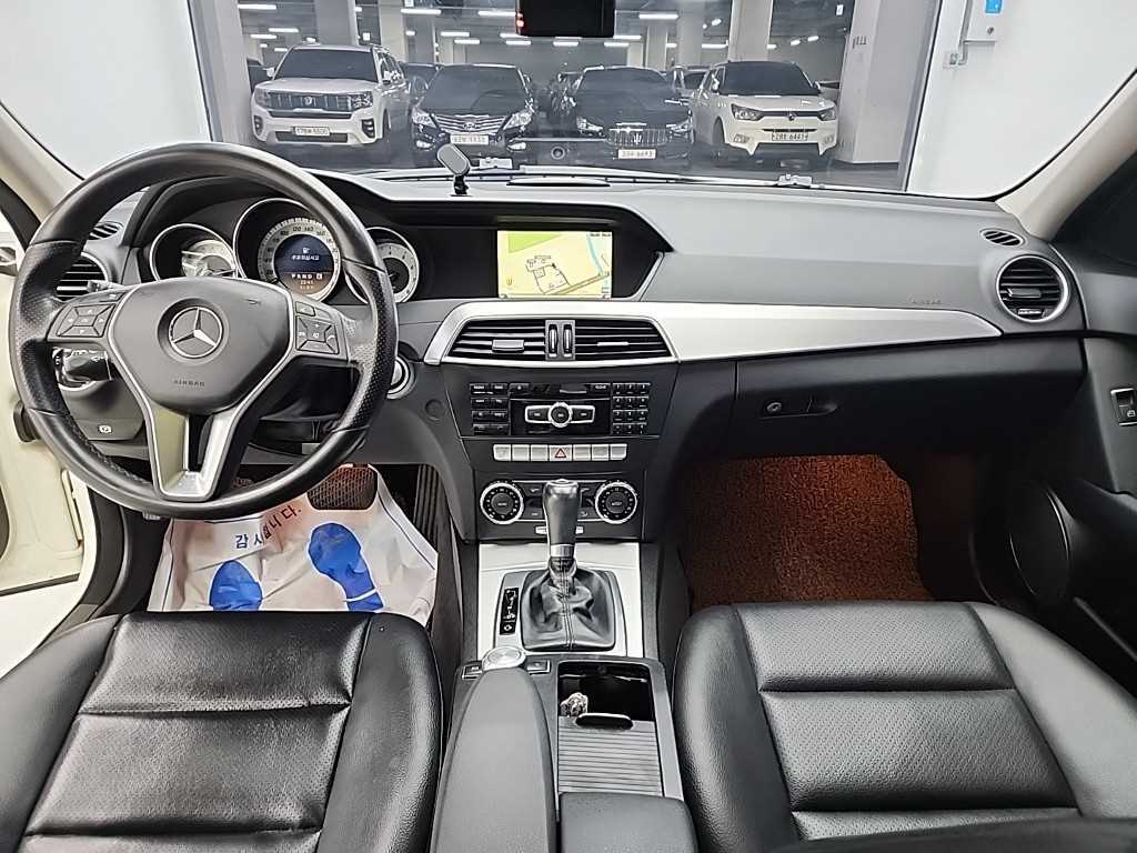 Mercedes Benz C Class - Vista 7