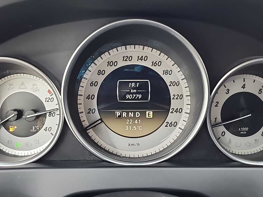 Mercedes Benz C Class - Vista 6