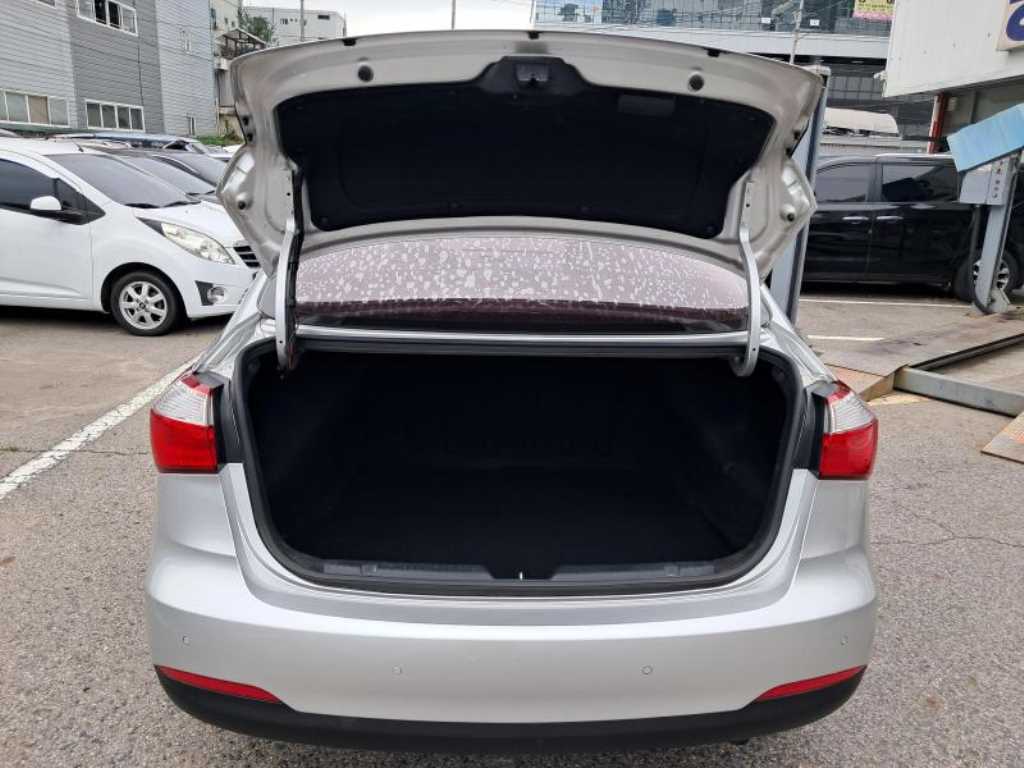 KIA K3 2014 Plateado - Importación desde Corea - HF Imports Iquique - Foto 18