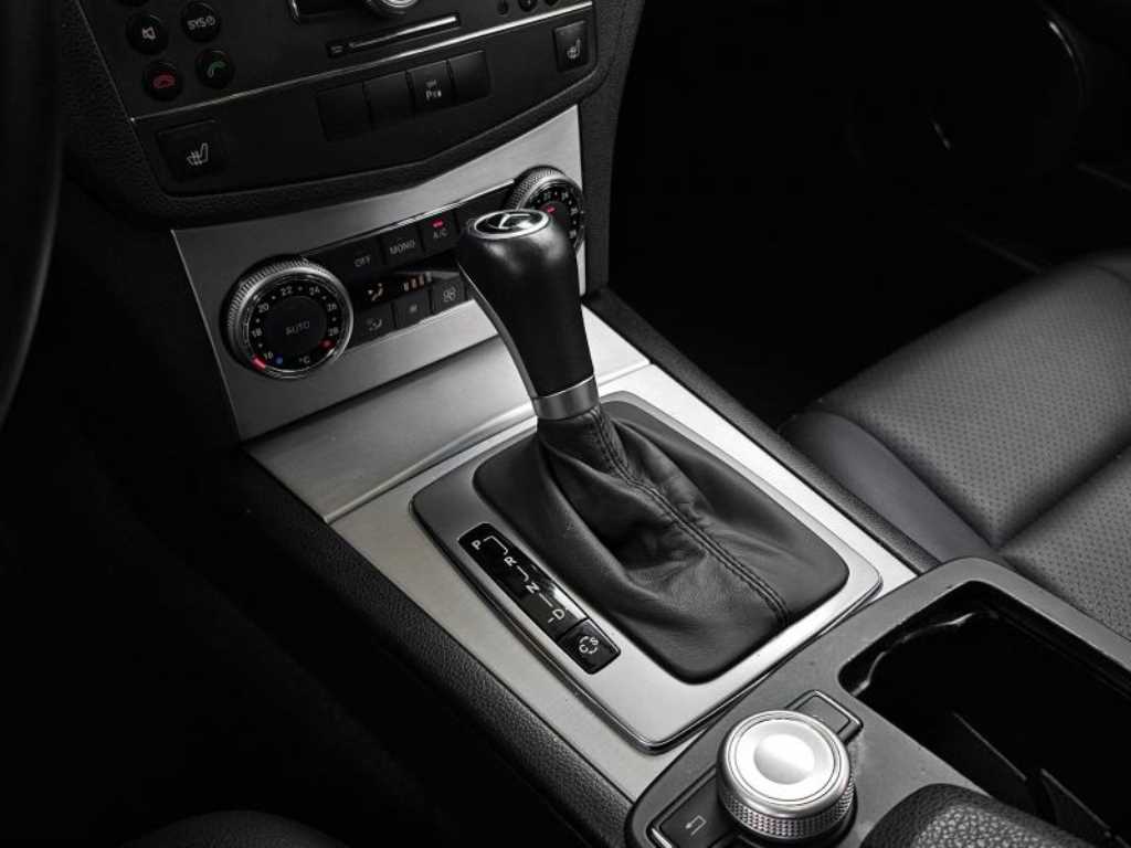 Mercedes Benz C Class - Vista 9