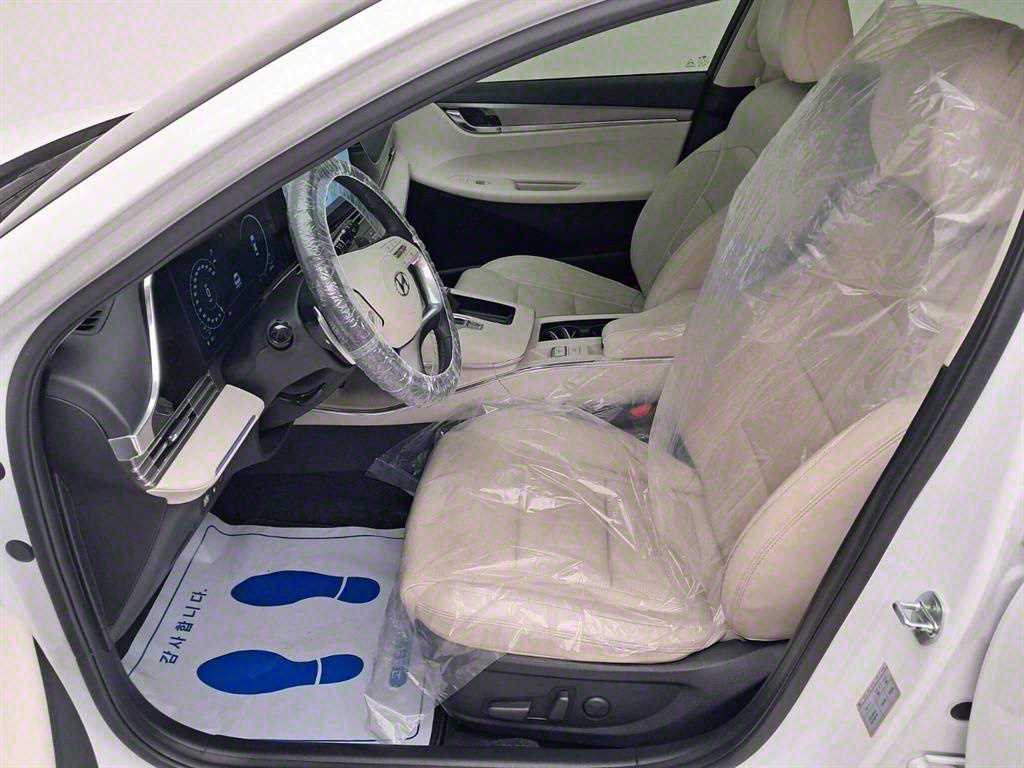 HYUNDAI Grandeur - Vista 11