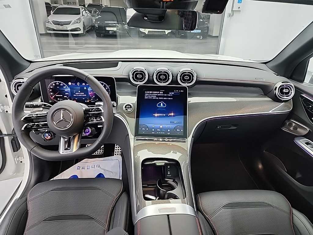 Mercedes Benz GLC Class - Vista 7