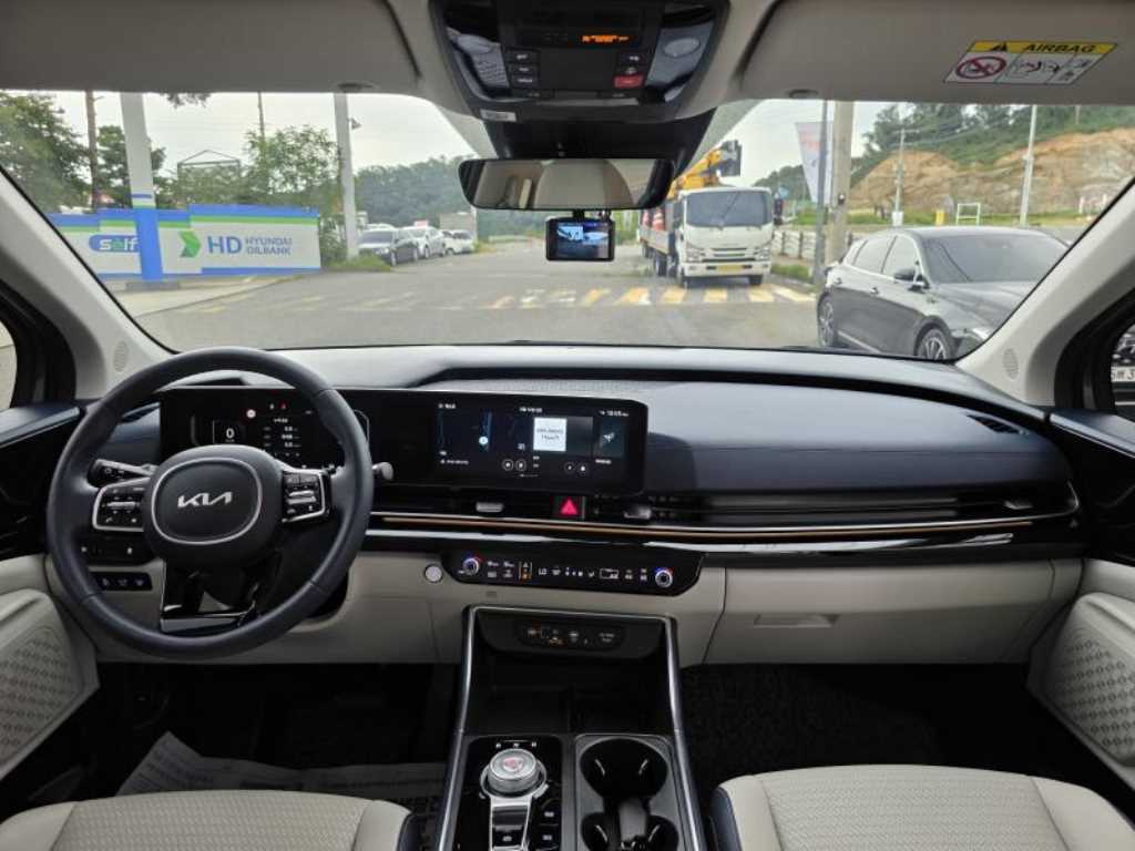 KIA Carnival - Vista 9