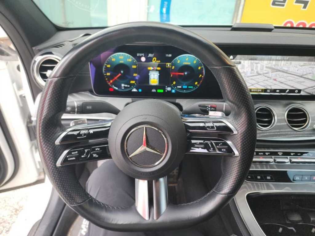 Mercedes Benz E class - Vista 5