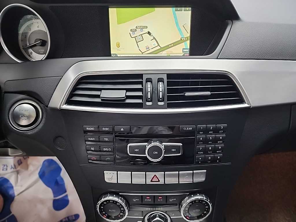 Mercedes Benz C Class - Vista 10