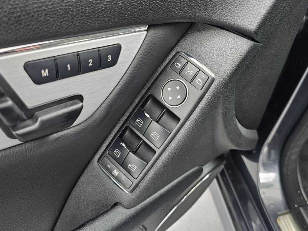 Mercedes Benz C Class 2010 Gris - Importación desde Corea - HF Imports Iquique - Foto 15