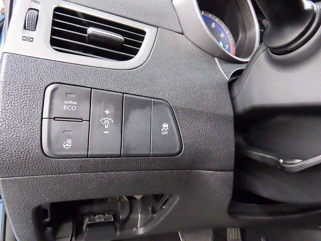 HYUNDAI Avante - Vista 12