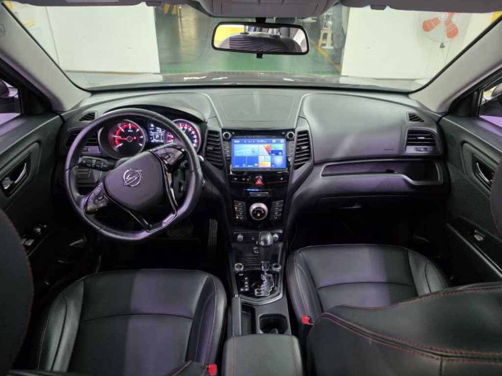 Ssangyong Tivoli - Vista 5