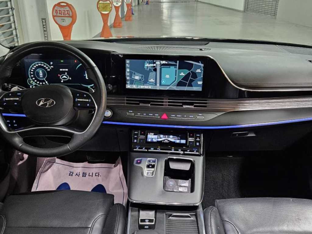 HYUNDAI Grandeur - Vista 10