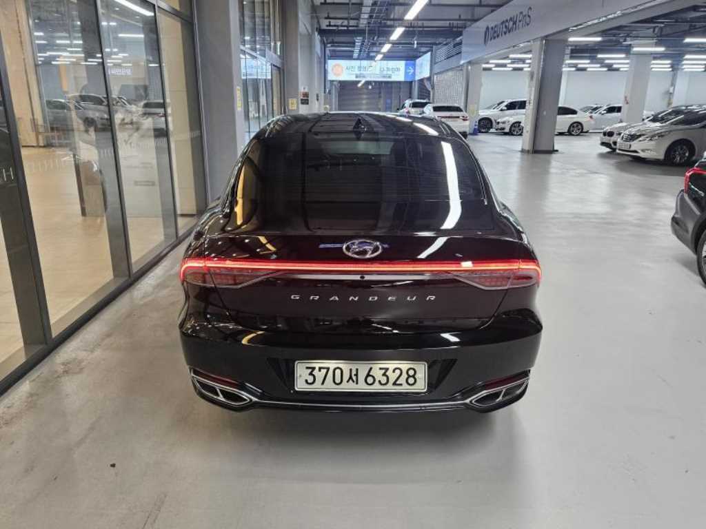 HYUNDAI Grandeur - Vista 4