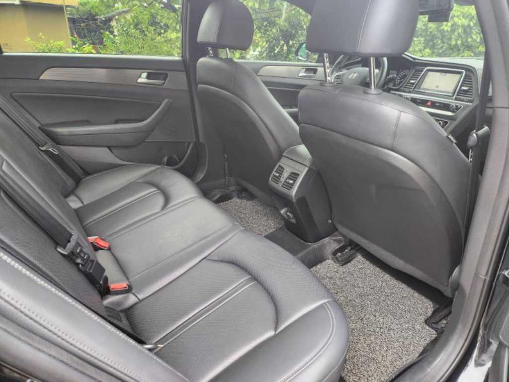 HYUNDAI Sonata - Vista 12