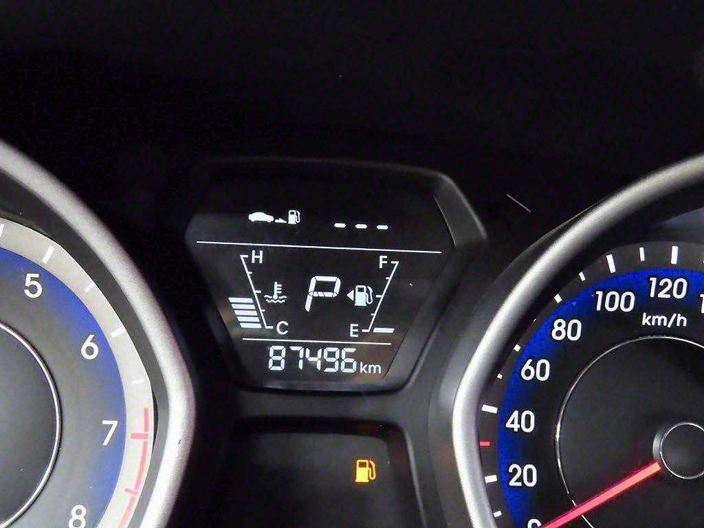 HYUNDAI Avante - Vista 8