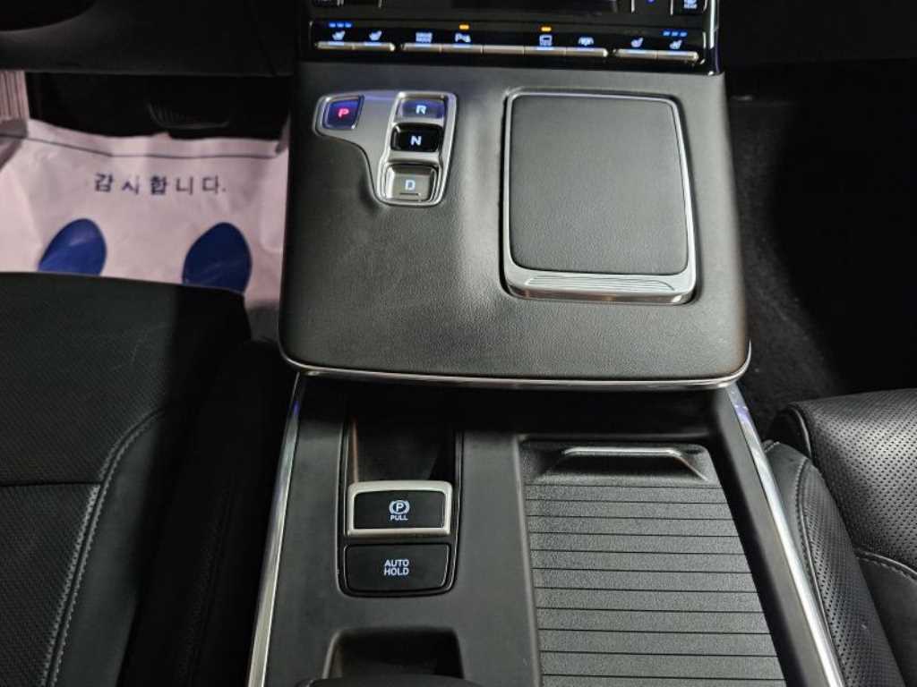 HYUNDAI Grandeur - Vista 12