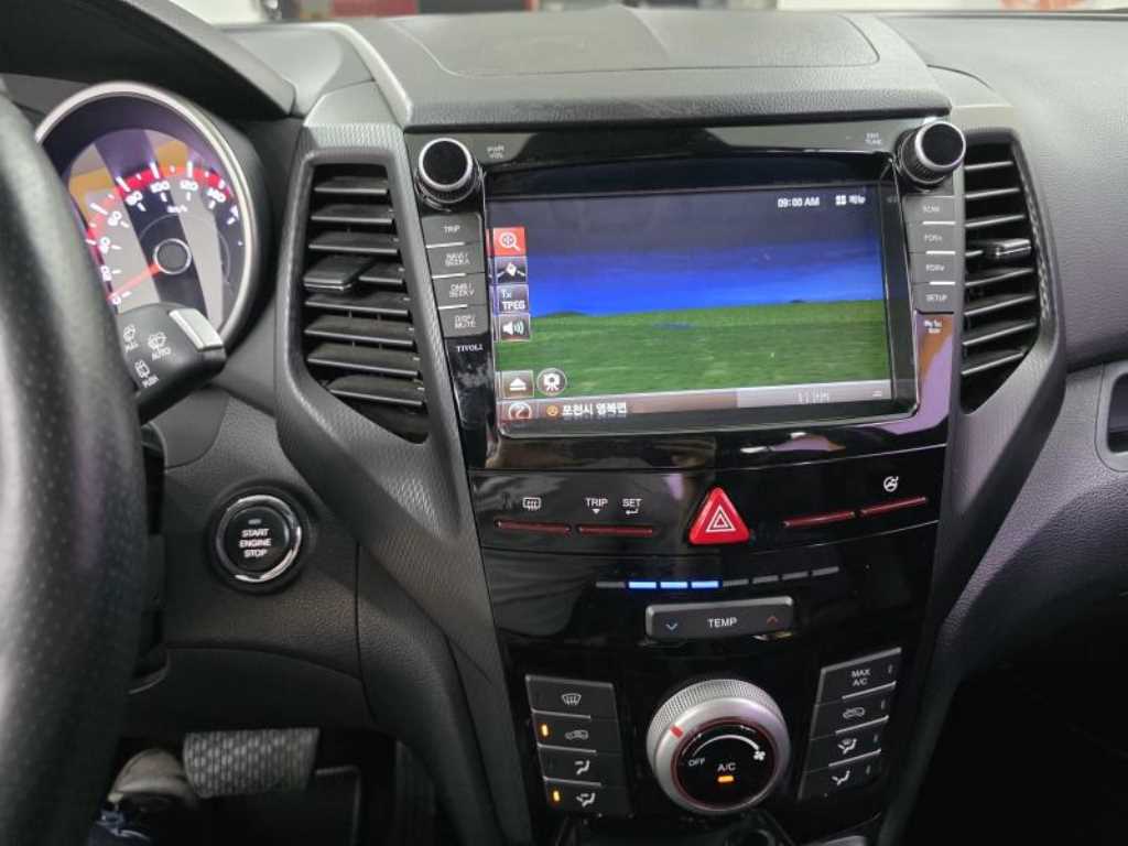 Ssangyong Tivoli - Vista 12