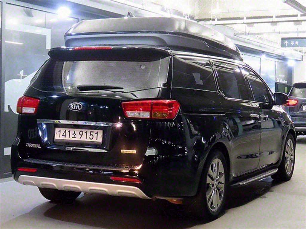 KIA Carnival - Vista 4