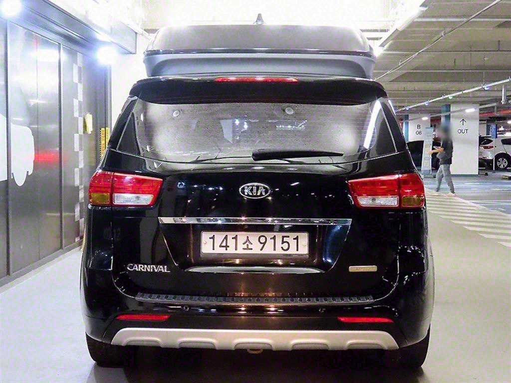 KIA Carnival - Vista 5
