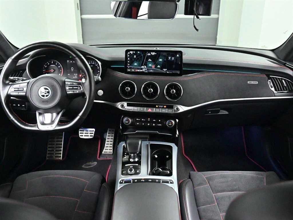 KIA Stinger - Vista 7