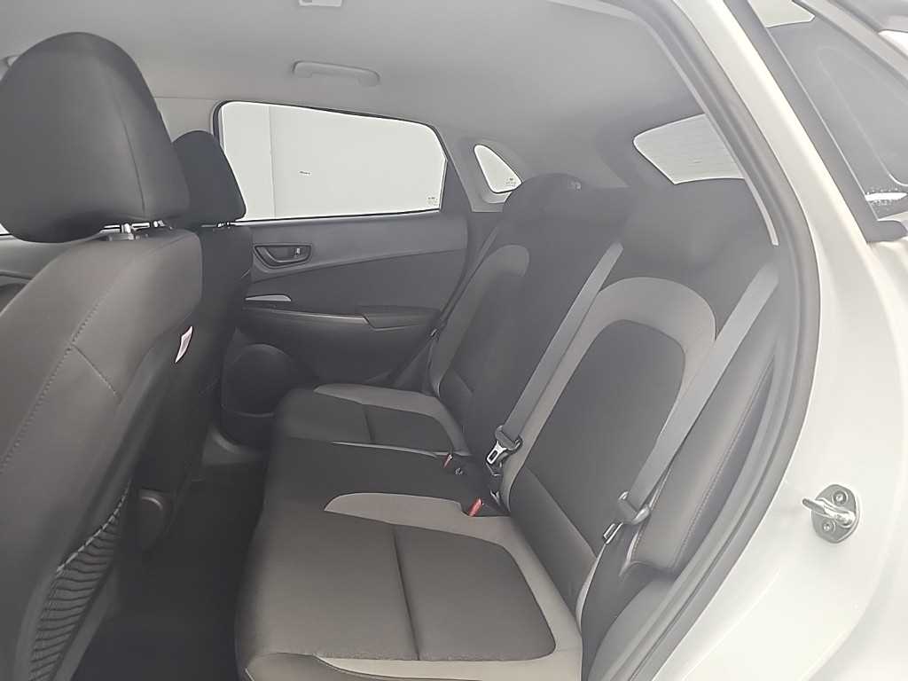 HYUNDAI Kona - Vista 12